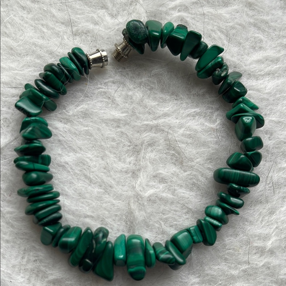 Vintage Malachite Chip 7.5” Beaded Bracelet - Picture 5 of 5